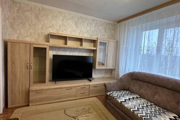 2-комнатная квартира по адресу Микрорайон 1 м-н, д. 18 - фото 1