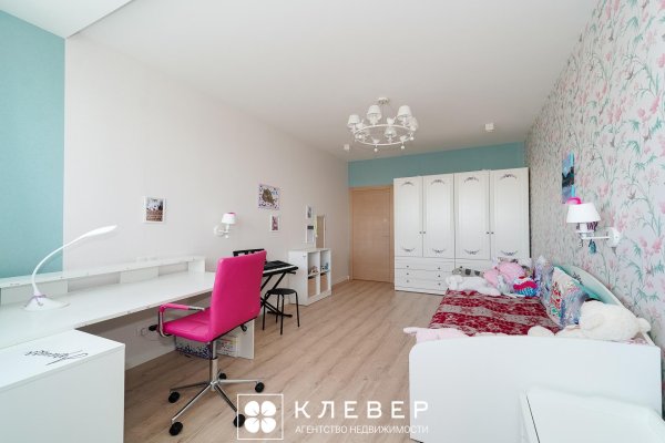 4-комнатная квартира по адресу Дзержинского просп., д. 127 - фото 1