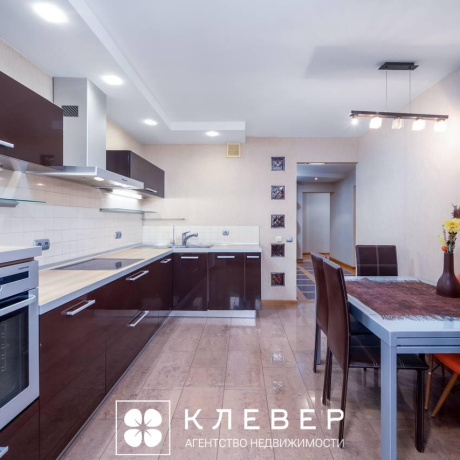 Фотография 4-комнатная квартира по адресу Жуковского ул., д. 4 - фото 1