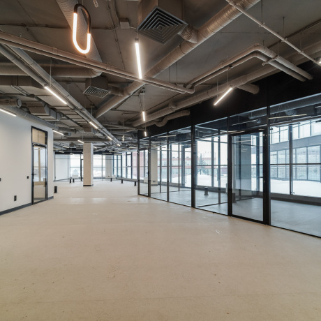 Фотография Продаётся офисное помещение с террасой в современном новом бизнес центре &laquo;Левада&raquo;. Бизнес центр &laquo;Левада&raquo; - фото 3