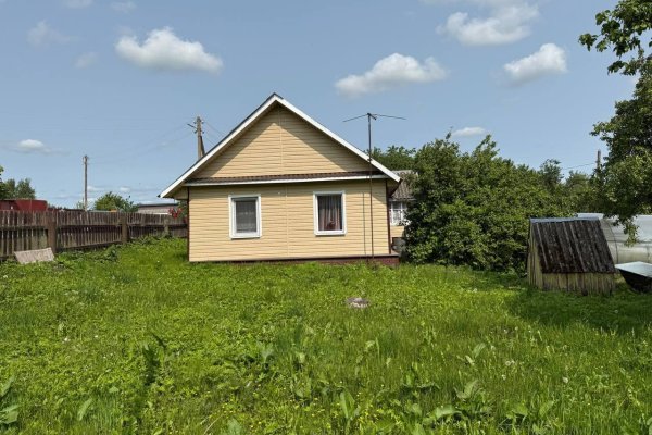 Продается дом д. Лапоровичи, Центральная ул. - фото 1