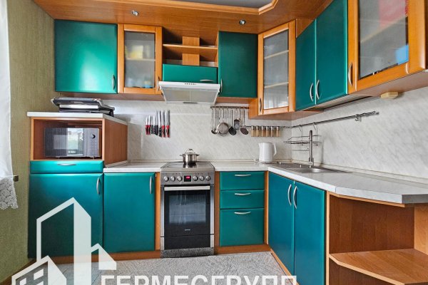 3-комнатная квартира по адресу Космонавтов ул., д. 3 к. 3 - фото 1