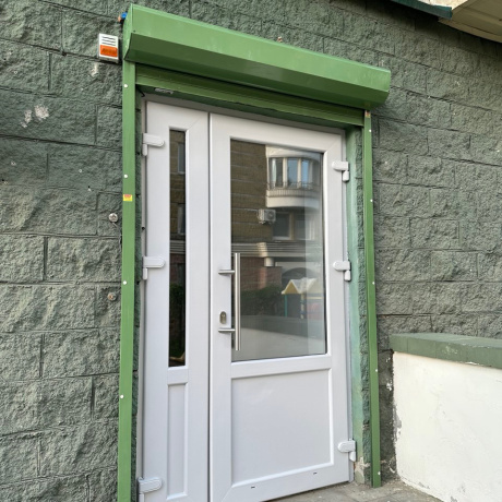 Фотография Собственник сдает в аренду торгово-офисное помещение на 1 этаже, 67.3кв.м. в Советском р-не - фото 3