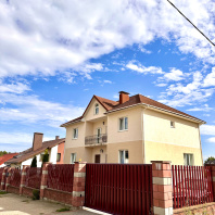 Фотография Сдается 2-х квартирный коттедж на длительный срок - фото 1