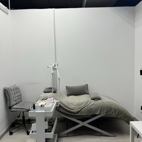 Фотография Помещение торговое 9м возле Комаровки Срочно - фото 2