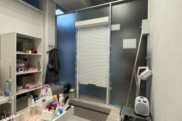 Помещение торговое 9м возле Комаровки Срочно - фото 1