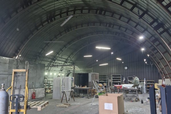 Сдаётся 3 склада металлический и тентовый общей площадью 700м.кв. - фото 1