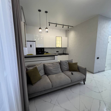 Фотография 2-комнатная квартира по адресу ПОБЕДИТЕЛЕЙ, 115 - фото 3