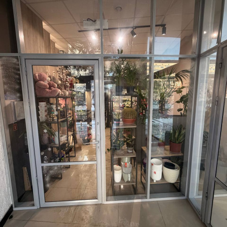 Фотография Сдается в аренду торговое помещение 33 кв.м. - фото 4