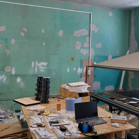 Фотография Бизнес для WB и OZON лазерная резка зеркального самоклеющегося пластика MirrorWall - фото 1