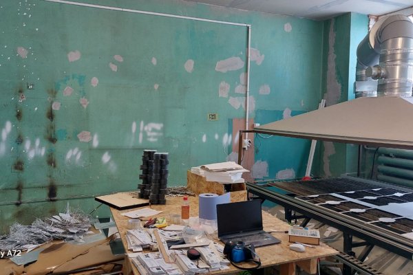 Бизнес для WB и OZON лазерная резка зеркального самоклеющегося пластика MirrorWall - фото 1