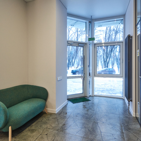 Фотография Продается торговое помещение по улице Аэродромная 16. Дизайнерский ремонт. Площадь 70.3 кв.м. Отдельный вход.  Хорошие подъездные пути  - фото 6