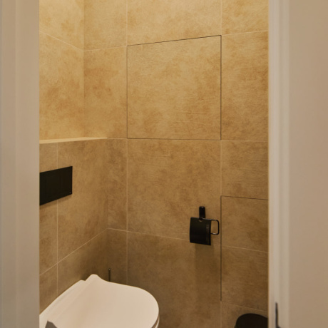 Фотография Продается торговое помещение по улице Аэродромная 16. Дизайнерский ремонт. Площадь 70.3 кв.м. Отдельный вход.  Хорошие подъездные пути  - фото 9