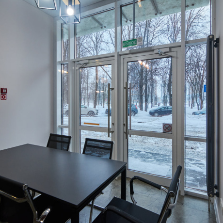 Фотография Продается торговое помещение по улице Аэродромная 16. Дизайнерский ремонт. Площадь 70.3 кв.м. Отдельный вход.  Хорошие подъездные пути  - фото 5