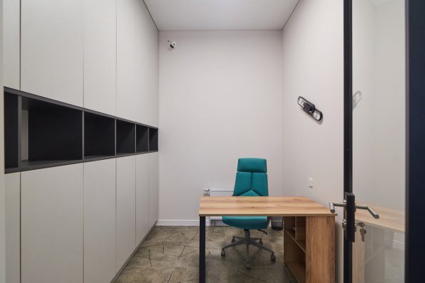 Продается торговое помещение по улице Аэродромная 16. Дизайнерский ремонт. Площадь 70.3 кв.м. Отдельный вход.  Хорошие подъездные пути  - фото 7