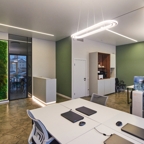 Фотография Продается торговое помещение по улице Аэродромная 16. Дизайнерский ремонт. Площадь 70.3 кв.м. Отдельный вход.  Хорошие подъездные пути  - фото 2