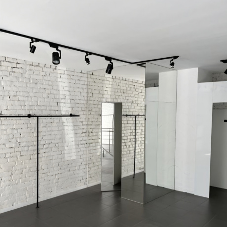 Фотография Аренда торгового помещения в центре города - фото 1