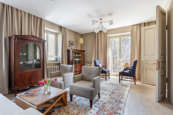 2-комнатная квартира по адресу КОММУНИСТИЧЕСКАЯ, 44 - фото 1