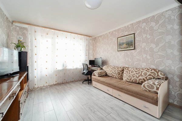 2-комнатная квартира по адресу Барамзиной, 6 - фото 1