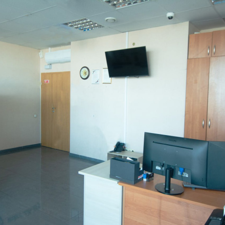 Фотография Продается стильный меблированный офис в БЦ &laquo;Анкор&raquo; Партизанский 178. Два машиноместа в подарок! - фото 5