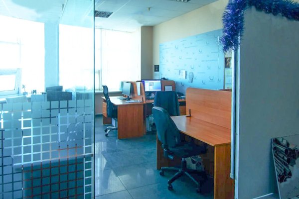 Сдается стильный меблированный офис в БЦ &laquo;Анкор&raquo; Партизанский 178. Два машиноместа включены в стоимость. - фото 8