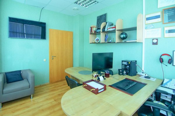 Продается стильный меблированный офис в БЦ &laquo;Анкор&raquo; Партизанский 178. Два машиноместа в подарок! - фото 11