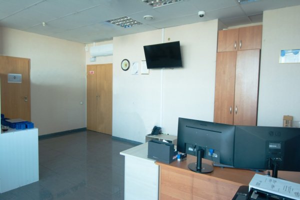 Сдается стильный меблированный офис в БЦ &laquo;Анкор&raquo; Партизанский 178. Два машиноместа включены в стоимость. - фото 4