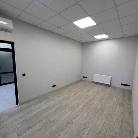 Фотография Продажа офисных помещений от 92,8 до 186,5 м&sup2; с ремонтом и отдельным входом - фото 11