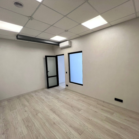 Фотография Продажа торговых помещений от 92,8 до 186,5 м&sup2; с ремонтом и отдельным входом - фото 20