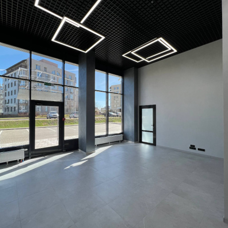 Фотография Продажа торговых помещений от 92,8 до 186,5 м&sup2; с ремонтом и отдельным входом - фото 1