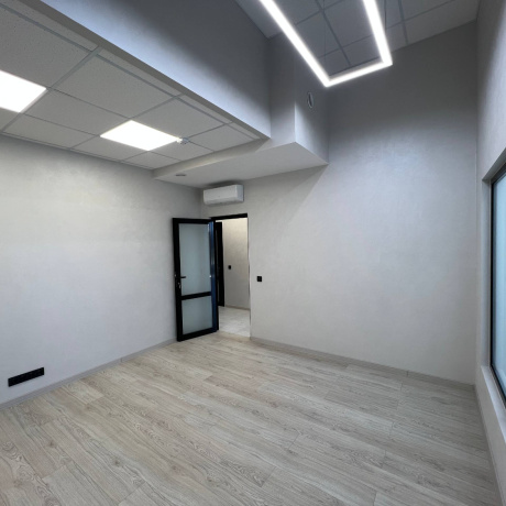 Фотография Офисные помещения в аренду от 87м&sup2; до 179.5м&sup2; с отдельным входом - фото 19