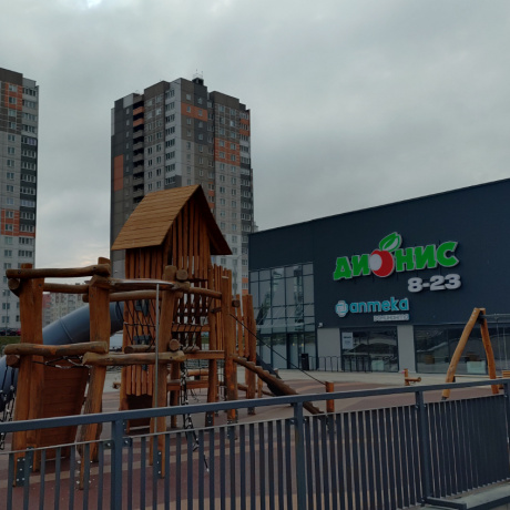 Фотография Сдается торговое помещение 9.7 кв.м. в ТЦ 4 Cезона (прикассовая зона) - фото 2