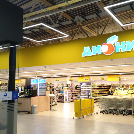 Фотография Сдается торговое помещение 9.7 кв.м. в ТЦ 4 Cезона (прикассовая зона) - фото 7