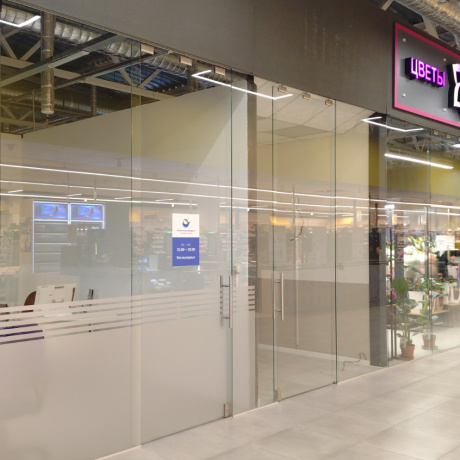 Фотография Сдается торговое помещение 9.7 кв.м. в ТЦ 4 Cезона (прикассовая зона) - фото 5