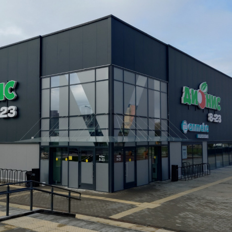 Фотография Сдается торговое помещение 9.7 кв.м. в ТЦ 4 Cезона (прикассовая зона) - фото 1