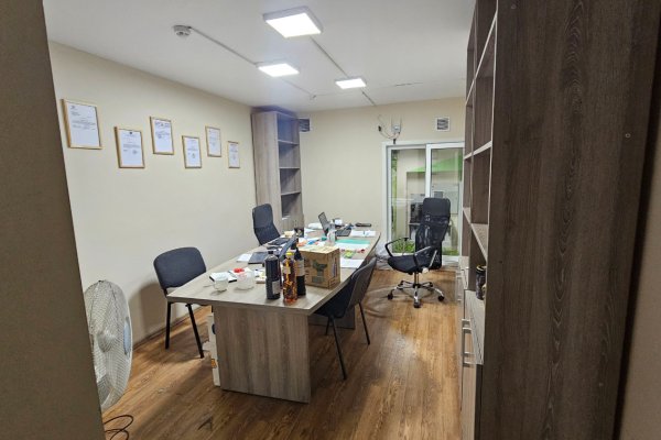 Помещение под офис общей площадью 150 м.2.Класс B+.Центр ул.к.Чорного 25. - фото 8