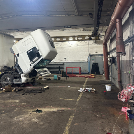 Фотография Помещение для грузового СТО (522,6 м2) на ул. Бабушкина (Колядичи). 5 грузовых боксов и 3 ямы - фото 9