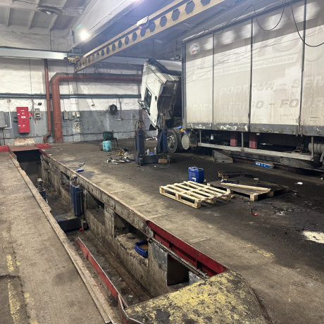 Фотография Помещение для грузового СТО (522,6 м2) на ул. Бабушкина (Колядичи). 5 грузовых боксов и 3 ямы - фото 4