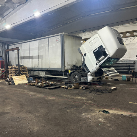 Фотография Помещение для грузового СТО (522,6 м2) на ул. Бабушкина (Колядичи). 5 грузовых боксов и 3 ямы - фото 8