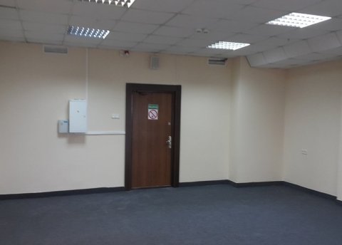 Офисное помещение, 54 м.кв., в центре, р-н Комаровского рынка, в ТЦ Монетка - фото 3