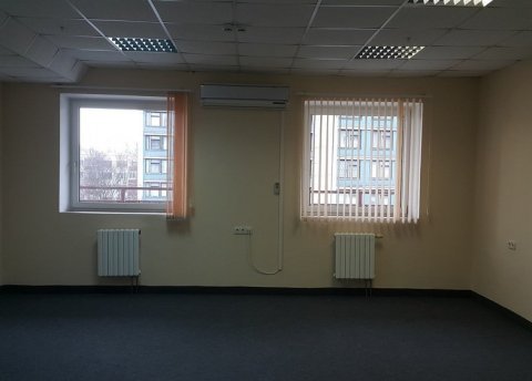 Офисное помещение, 54 м.кв., в центре, р-н Комаровского рынка, в ТЦ Монетка - фото 2