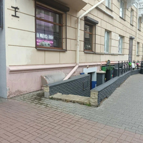 Фотография Торговое помещение в центре с арендаторами, недалеко от вокзала. - фото 1