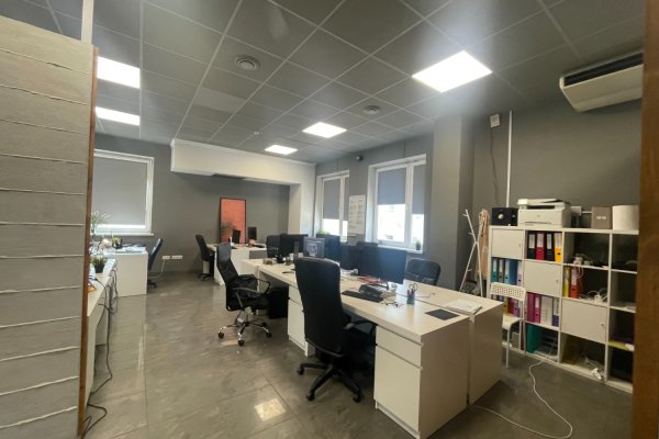 Офис 155 кв.м с качественным ремонтом в центре - фото 3