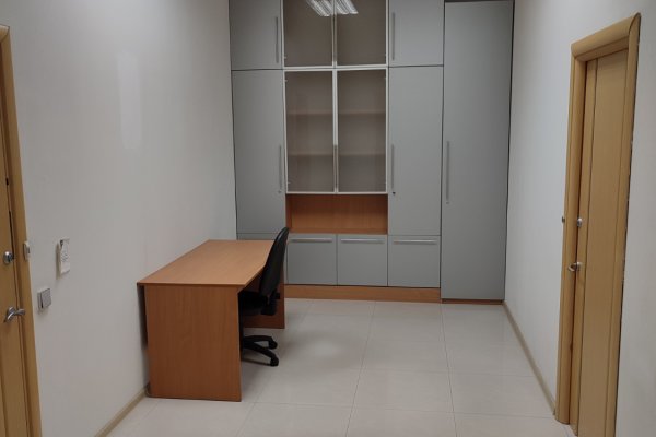 Офис 66,7 кв.м (три кабинета) в центре, метро - фото 6