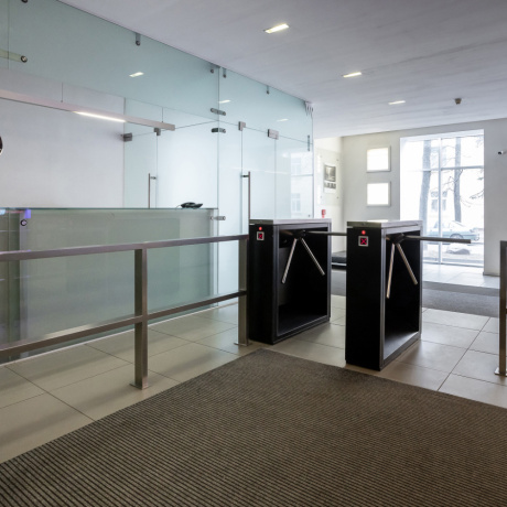 Фотография Аренда офисов 1550 кв.м, изолированный этаж, центр, метро - фото 2