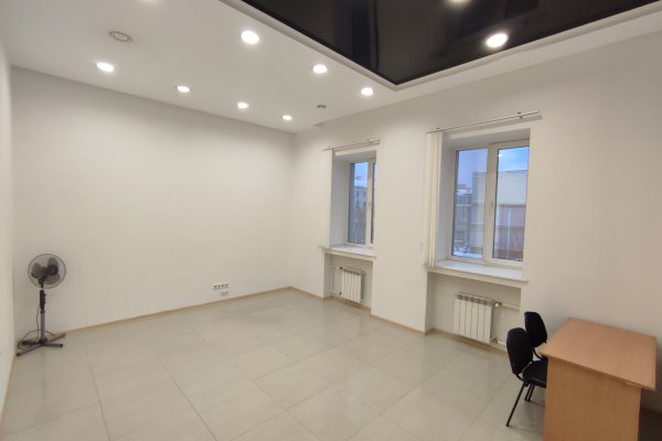 Офис 66,7 кв.м (три кабинета) в центре, метро - фото 2
