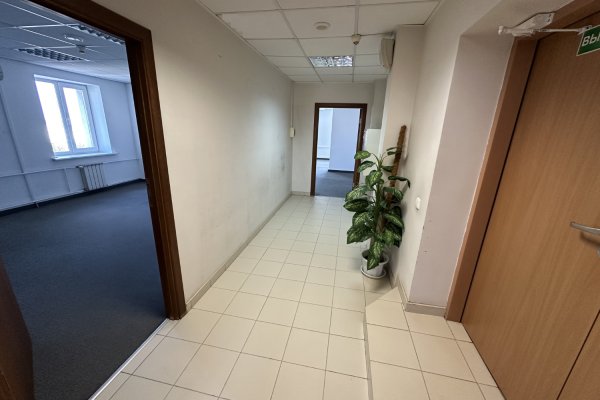  Офис 98,3 кв.м, разделен на три кабинета, в центре, метро - фото 1