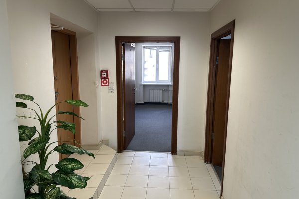  Офис 98,3 кв.м, разделен на три кабинета, в центре, метро - фото 2