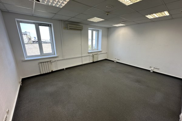  Офис 98,3 кв.м, разделен на три кабинета, в центре, метро - фото 3