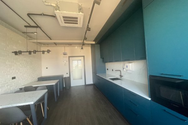 Аренда качественного офиса 300 кв.м возле м.Каменная Горка - фото 1